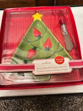 NIB Hallmark Christmas Tree Serving Dish With Lighted Bulb Spreader